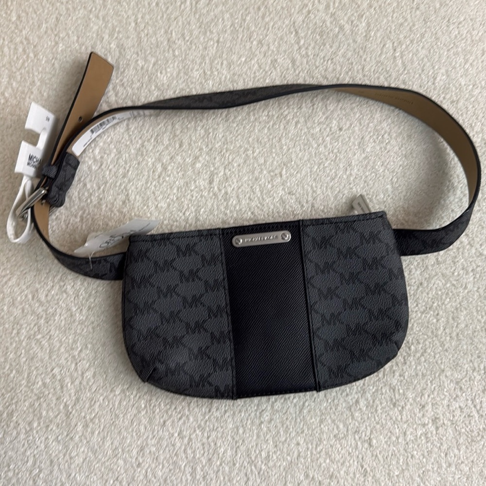 New Open Box Authentic Michael Kors Belt Bag Black Small